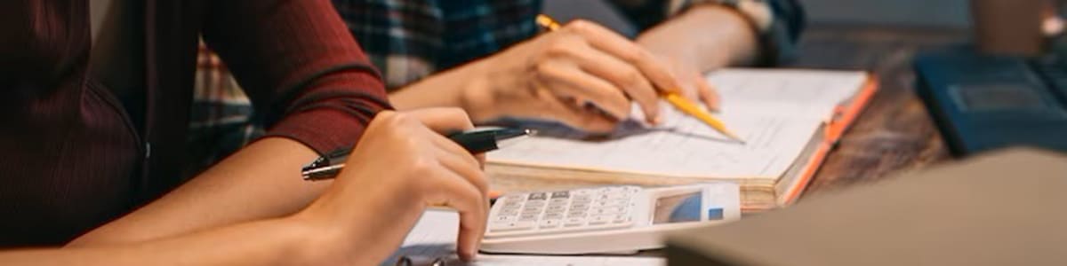 Financiamento estudantil e bolsas: supere os desafios e entre para o ensino superior!